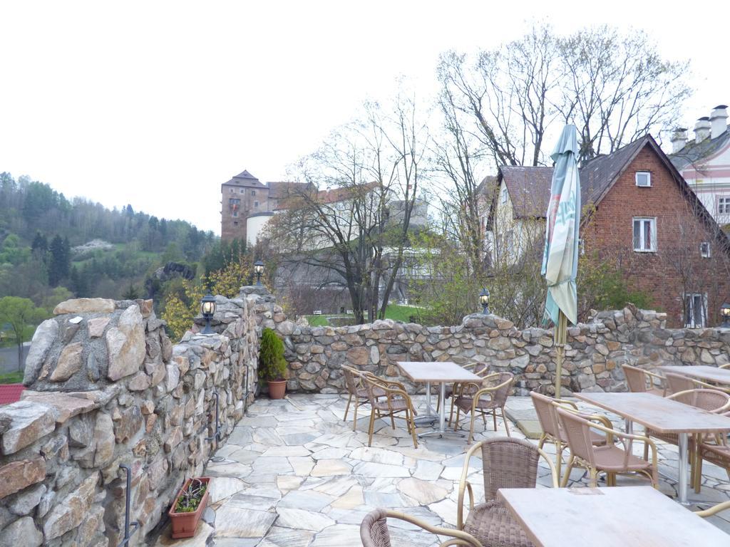 Penzion - Restaurant U Zamku Becov nad Teplou Ngoại thất bức ảnh