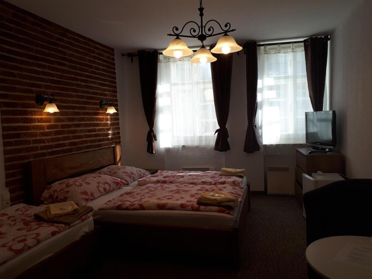 Penzion - Restaurant U Zamku Becov nad Teplou Ngoại thất bức ảnh