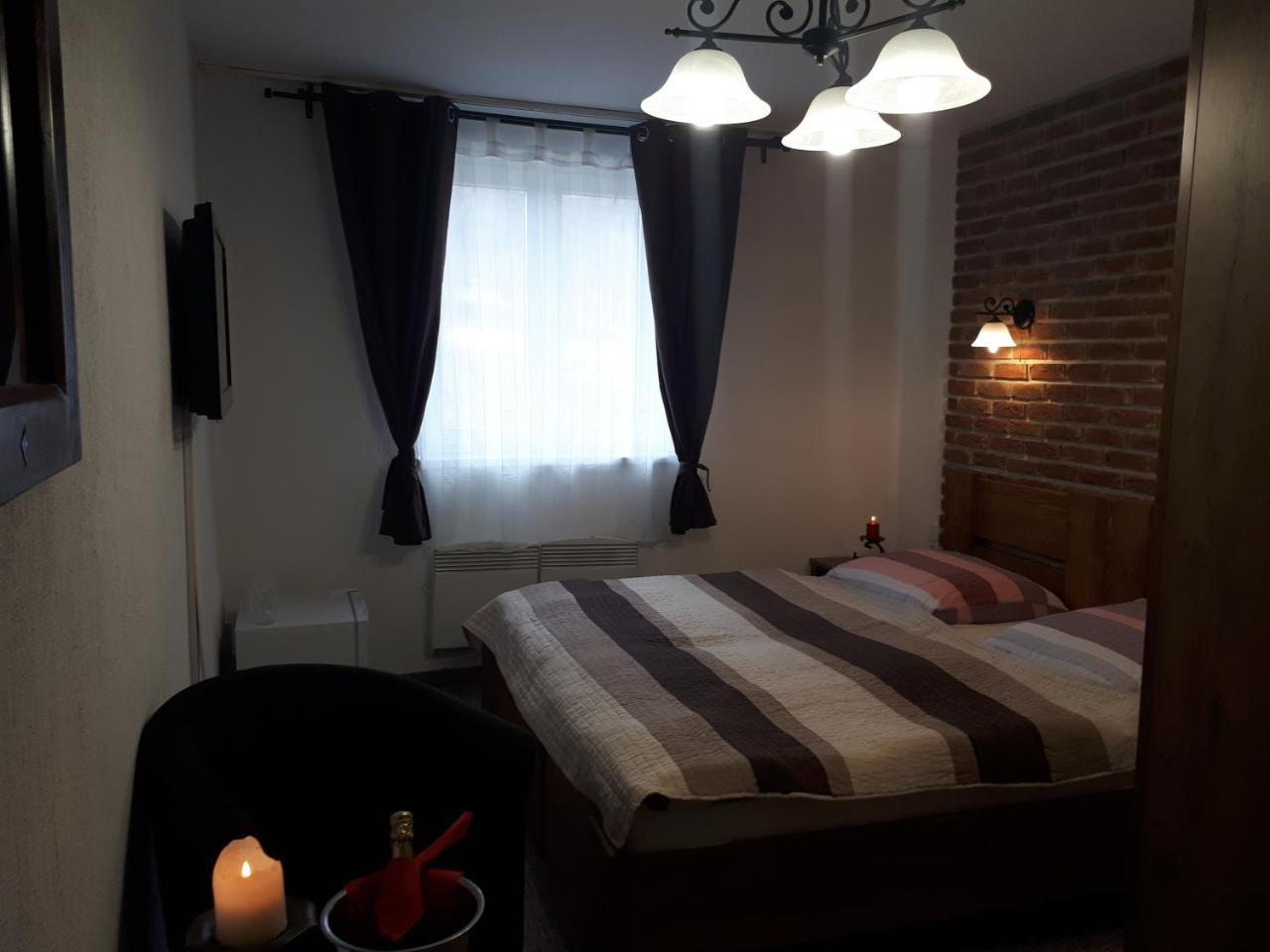 Penzion - Restaurant U Zamku Becov nad Teplou Ngoại thất bức ảnh