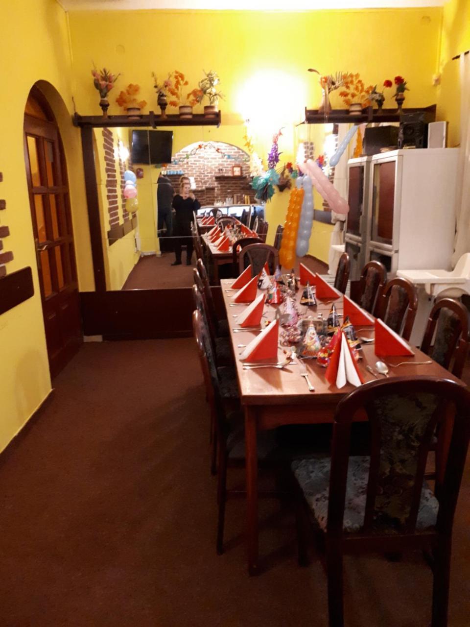 Penzion - Restaurant U Zamku Becov nad Teplou Ngoại thất bức ảnh